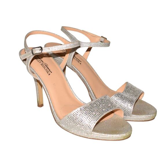 AMERICAN GLAMOUR BADGLEY MISCHKA $50‎ Yasmin Stiletto Sandal Silver Size 10W - Picture 1 of 5